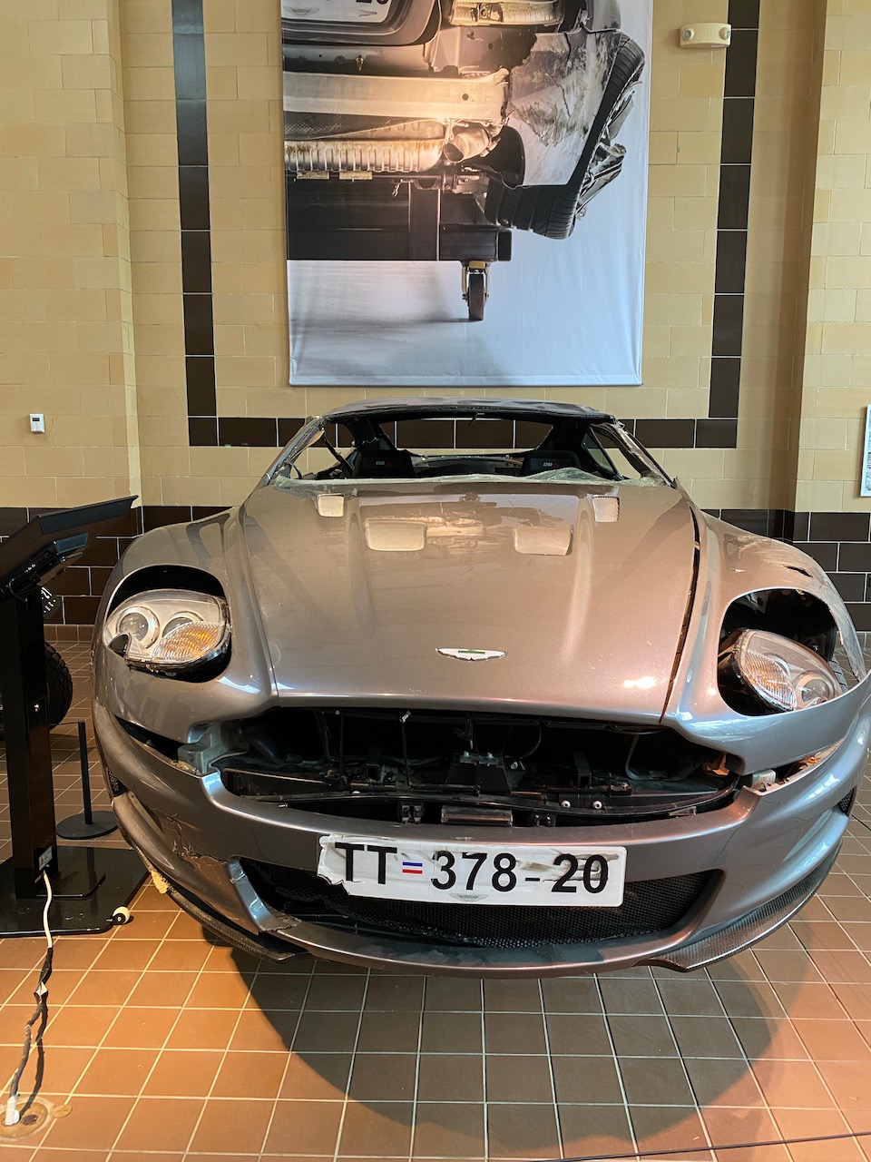 saratoga spa - 2006 aston martin dbs casino royale 03