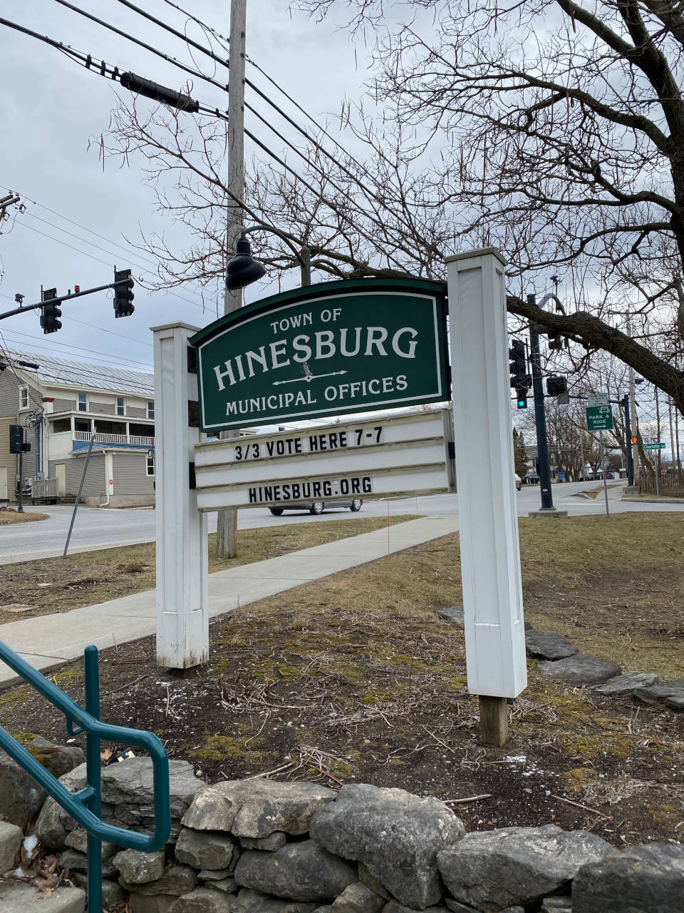 vt251 - Hinesburg municipal offices sign